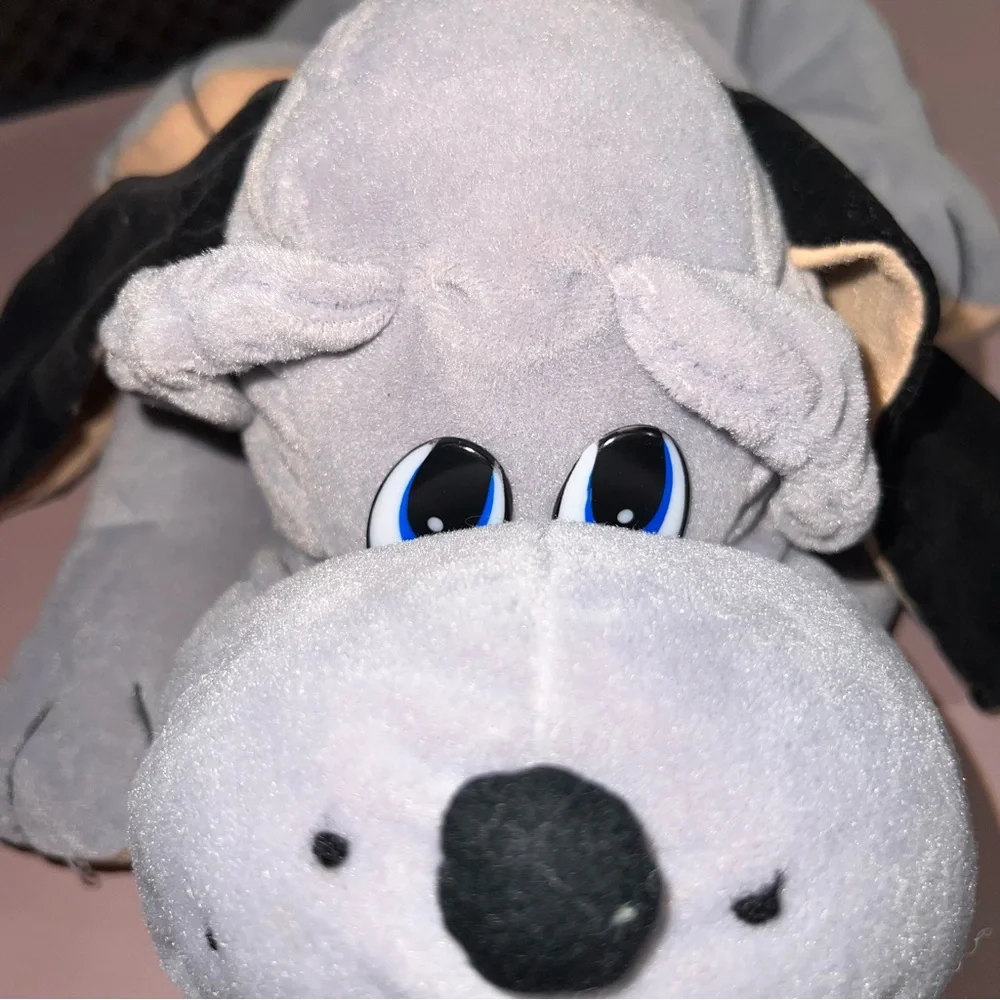 Vintage Pound Puppy 1980’s Gray With Black Tail Blue Eyes Romitex W/ Tag 13”‎